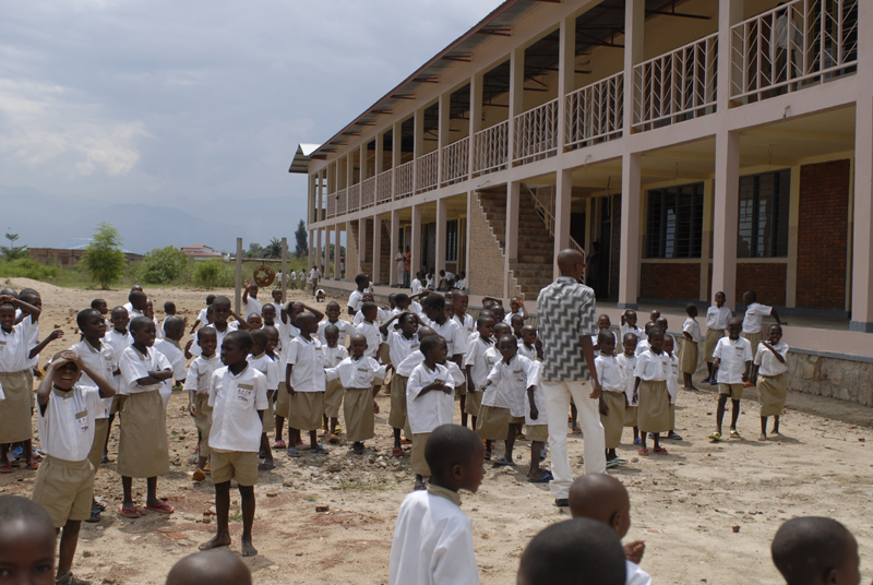 Table ronde sur le thème des écoles et lycées en Afrique subsaharienne